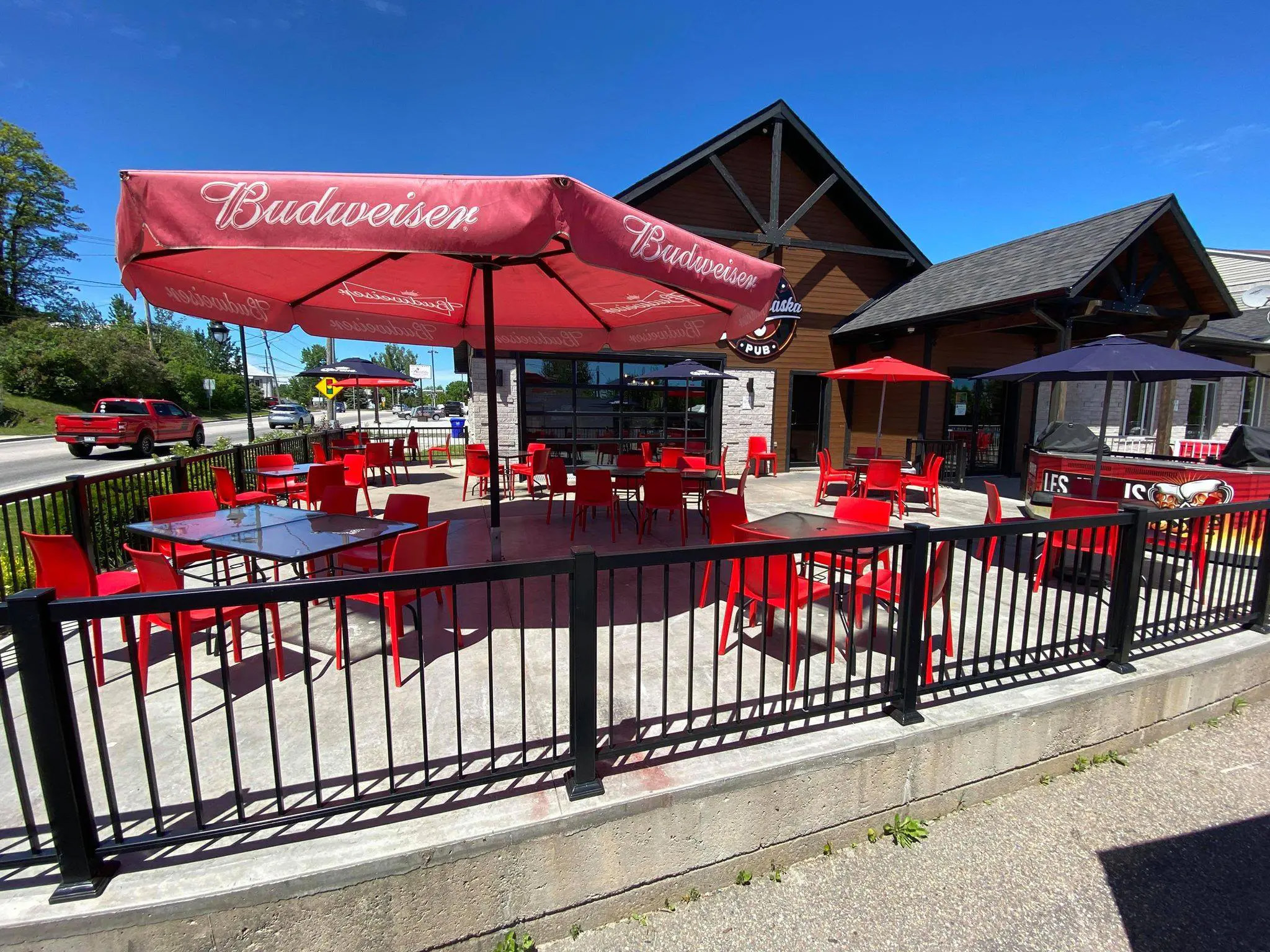 resto-pub-le-rabaska-terrasse.jpg.jpg